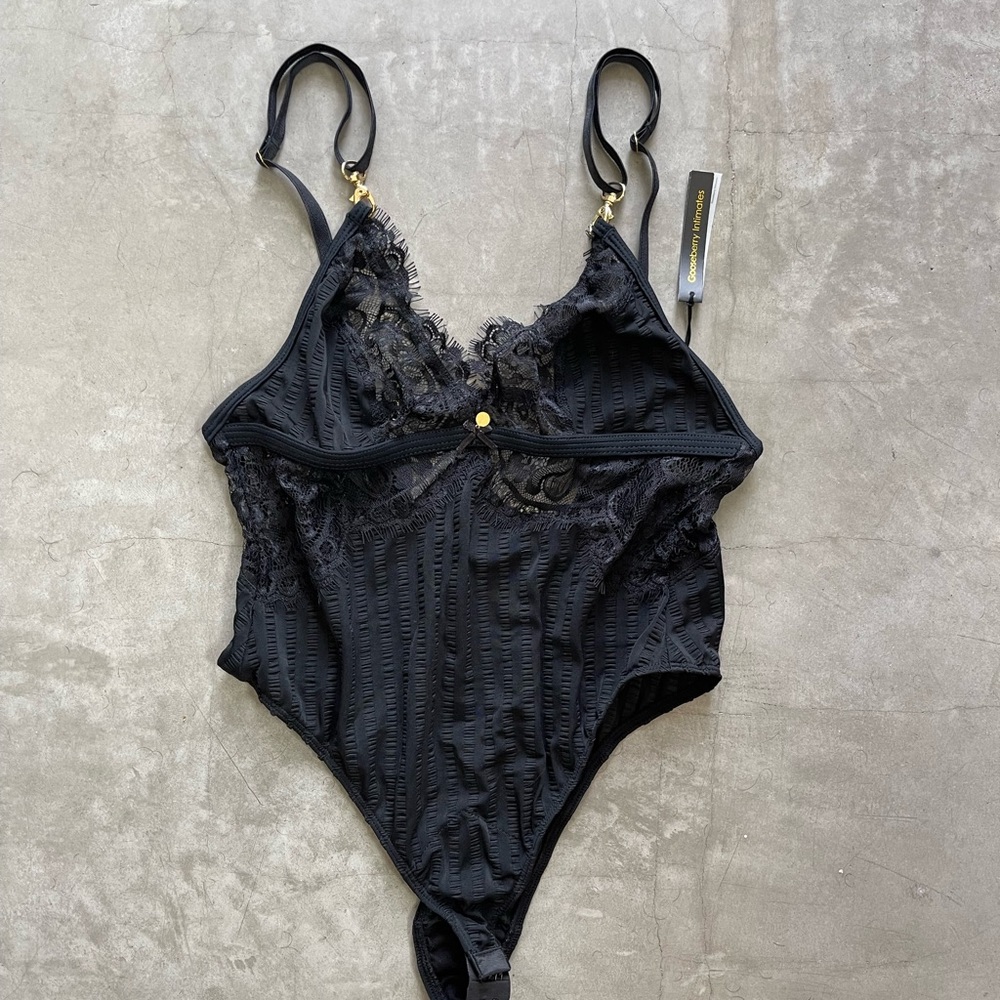 Goosberry bliss bodysuit size small